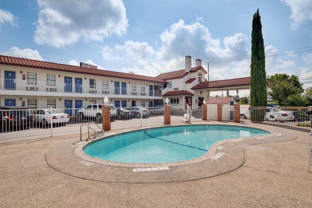 Americas Best Value Inn San Antonio Extérieur photo